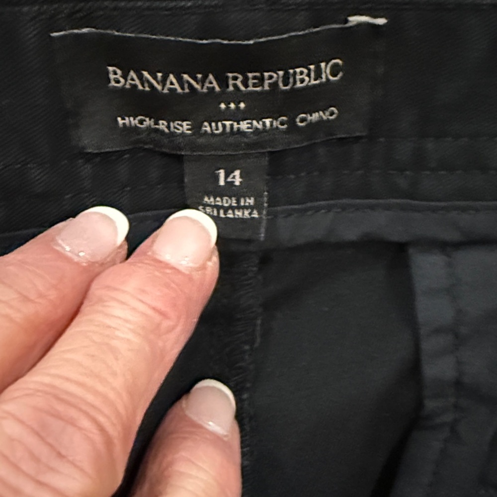 Banana Republic Women’s Chinos - White, Black, Tan 3 pair - Picture 3 of 6